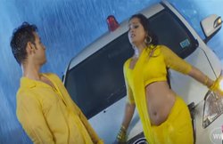 Bhojpuri Gana: ‘भीगी रात के बहाने आजा’ बुला रहीं खुशबू जैन, वायरल हो रहे इस भोजपुरी गाने ने मचाई धूम