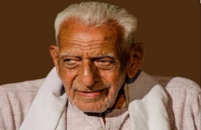 स्वतंत्रता सेनानी एच एस दोरेस्वामी। (Twitter@siddaramaiah)