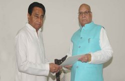 मध्य प्रदेश: बागियों को मंत्री बना बवाल शांत कराएंगे कमलनाथ, शनिवार को मंत्रिमंडल विस्तार के आसार