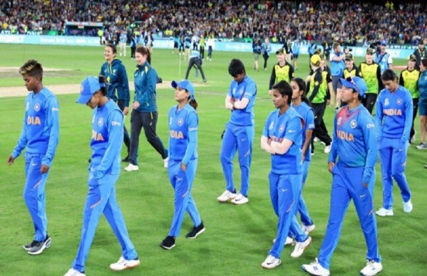 मंधाना ने शेफाली का किया सपोर्ट (फोटो सोर्स-TWITTER)