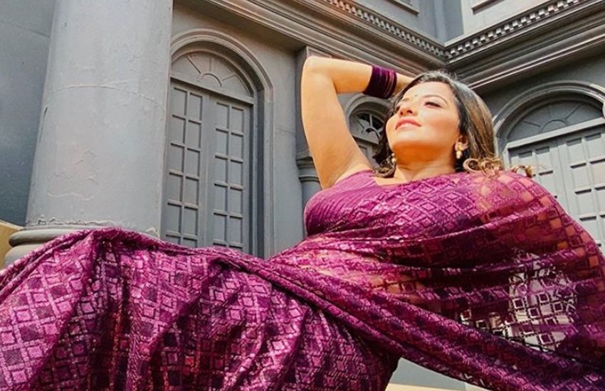 Monalisa, Bhojpuri Actress Monalisa, Seductive Monalisa, Monalisa Draped Saree, Monalisa in Stylish Way, Monalisa Posing Seductive, Fans Reactions Coming Out on Monalisa, entertainment news, bollywood news, television news