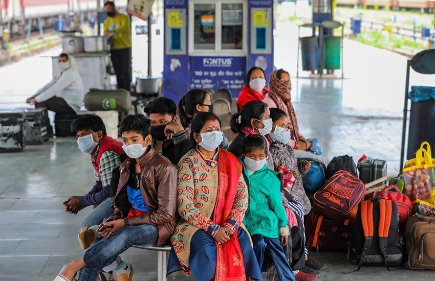 Government fix prices of hand sanitizer and face mask to stop black marketing, coronavirus, COVID-19, ram vilas paswan, minister of consumer affairs, IRCTC, Indian Railway, Indian Railway IRCTC, Indian Railway ticket, Irctc ticket refund Government fix prices of hand sanitizer and face mask to stop black marketing, coronavirus, COVID-19, ram vilas paswan, minister of consumer affairs, IRCTC, Indian Railway, Indian Railway IRCTC, Indian Railway ticket, Irctc ticket refund