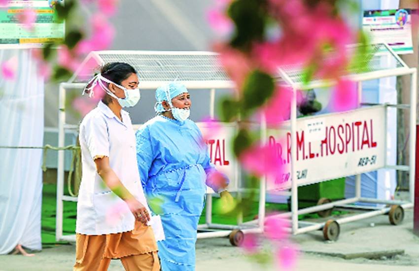 अस्पताल में डॉक्टरों में बेचैनी। अस्पताल में डॉक्टरों में बेचैनी।