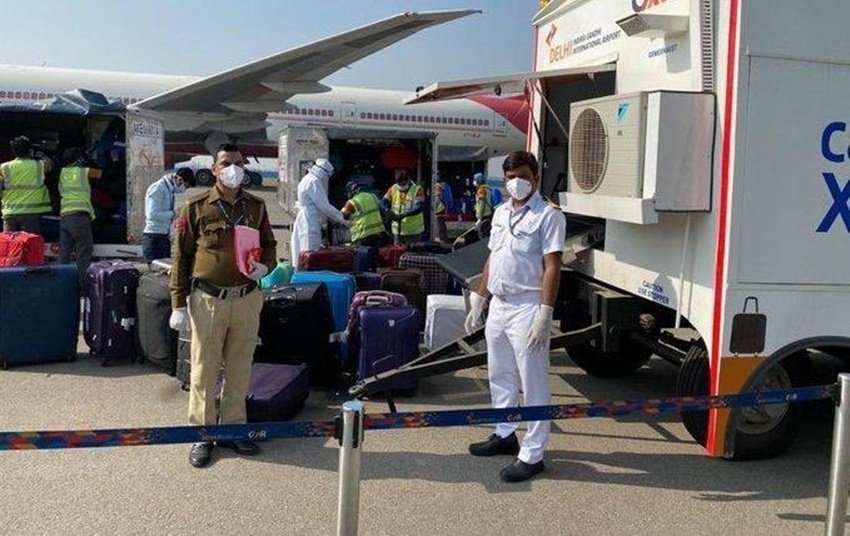 स्वाति ने एयर इंडिया की बोइंग 377 से 22 की सुबह उड़ान भरी और 23 मार्च को वापस भारत लौटीं।