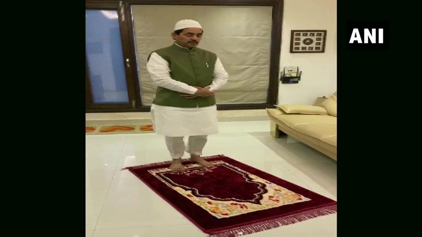 लॉकडाउन के ऐलान के बाद ये पहला जुमा था तो लोगों की नजर इसपर थी कि मस्जिदों में भीड़ इकट्ठा ना हो।