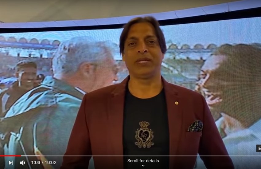 VIDEO: भारत में जन्में क्रिकेटर को याद कर नम हुईं शोएब अख्तर की आखें, कहा- पिता तुल्य इंसान को खो दिया