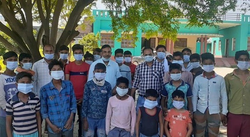कंपनी ने एक वीडियो जारी करके कहा है की शुभी शर्मा ने 20 गांव में यह सारी सामग्री उपलब्ध कराने का फ़ैसला लिया है।