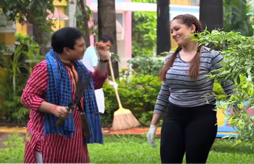 Taarak Mehta Ka Ooltah Chashmah, TMKOC, JETHALAL and BABITA romantic moments, Jethalal, Babita, taarak mehta ka ooltah chashmah episode, jethalal video, TMKOC Comedy, तारक मेहता का उल्टा चश्मा, jethalal babita comed taarak mehta ka ooltah chashmah new episode, जेठालाल, taarak mehta ka ooltah chashma show, taarak mehta ka ooltah chashmah cast, jethalal Babita, entertainment news, bollywood news, television news