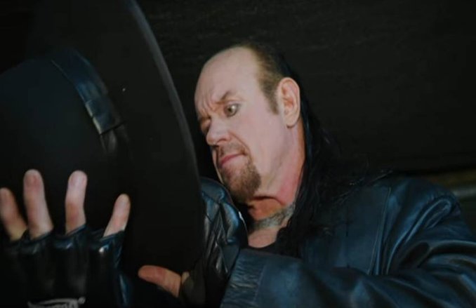 WWE: रिंग में अचानक प्रकट हुए The Undertaker, 5 सेकंड में चटाई AJ Styles को धूल