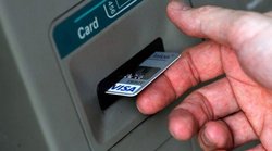कैश निकालते समय ATM में अटक गया आपका कार्ड? वापस पाने के लिए तुरंत करना चाहिए ये काम, नुकसान से बचेंगे