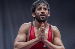 VIDEO: लोजपा नेता ने बजरंग पूनिया से कहा- खेतों में मेहनत करो, देश का भला होगा, भड़के स्टार रेसलर बोले- अपना ज्ञान अपने पास रखो