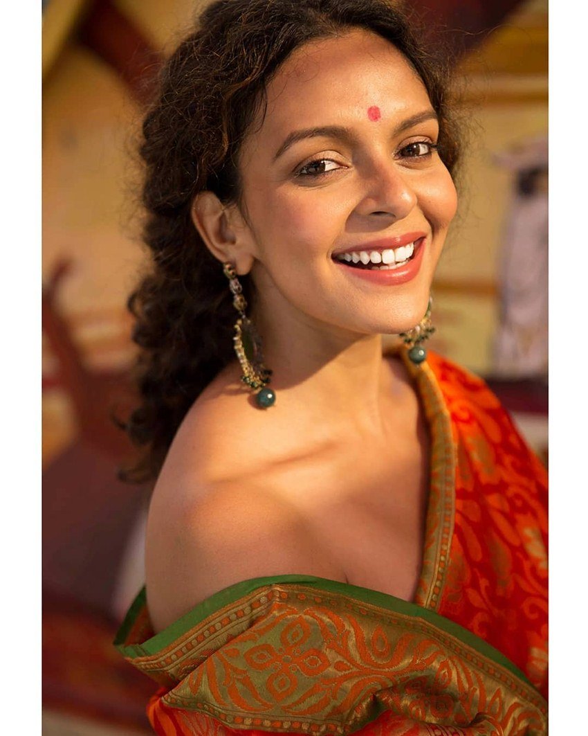 रिलीज के साथ ही बिदिता बाग की भौकाल को लोगों का अच्छा रेस्पॉन्स मिल रहा है।