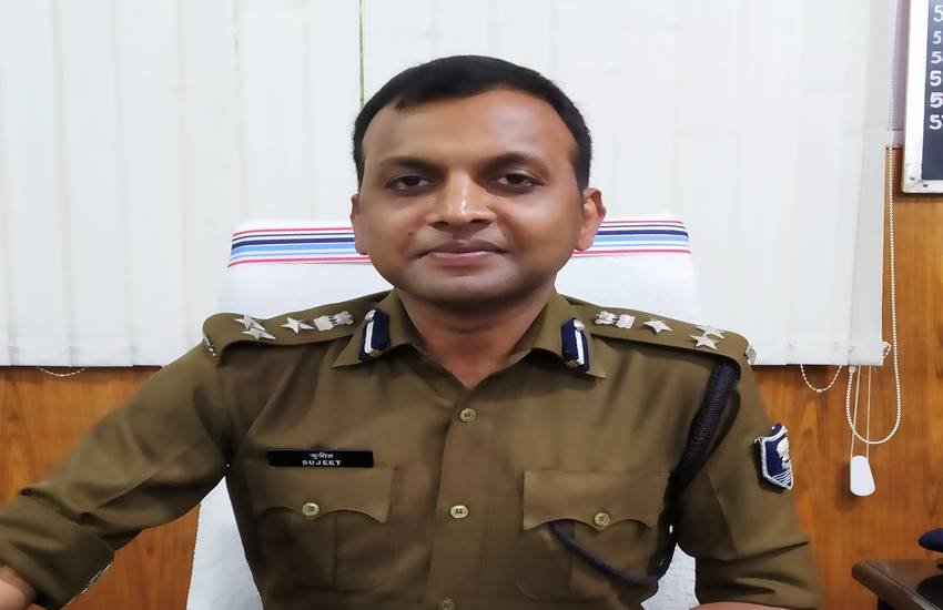 फोटो- भागलपुर रेंज के डीआईजी सुजीत कुमार। 
फोटो- भागलपुर रेंज के डीआईजी सुजीत कुमार।