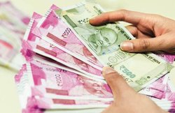 तीन महीने के लिए EMI रोकने में आपकी ही घाटा, बैंक का कुछ नहीं जाता, जानिए- कैसे आपके लिए नहीं फायदे का सौदा