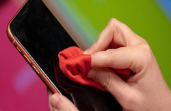 Coronavirus Tips: स्मार्टफोन और गैजेट्स से भी फैलता है कोरोना वायरस, रखना है खुद को सेफ तो ये तरीके आएंगे काम