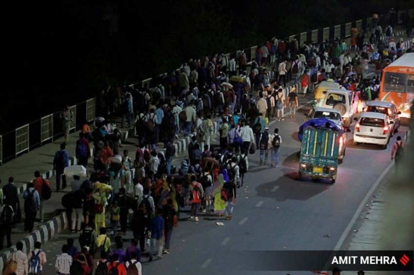 अपने गांवों की तरफ पलायन कर रहे लोगों की बढ़ती दिक्कतों को देखते हुए संबंधित राज्य सरकारों ने उनके लिए यातायात के साधन से लेकर खाने तक की व्यस्था की।