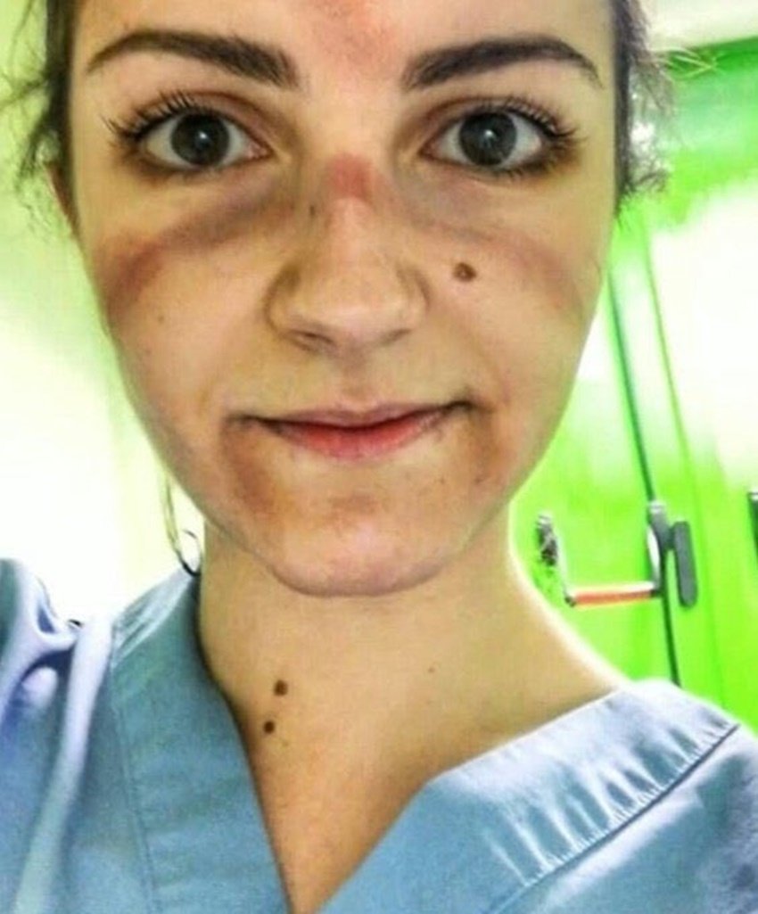 लेकिन अपनी इन सारी परेशानियों को भूलकर भी डॉक्टर्स ज्याद से ज्यादा लोगों को इस संक्रमण से बचाने में जी-जान से जुटे हुए हैं।