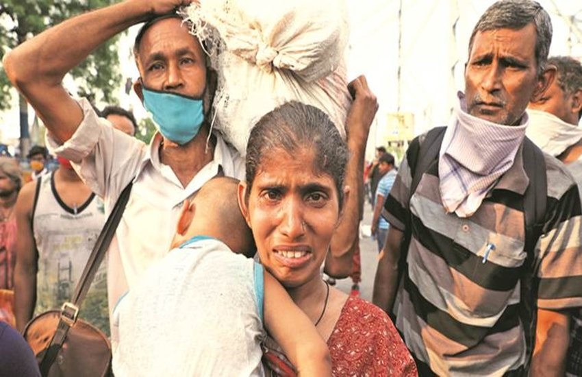 गरीब कोरोना से पलायन करने काे मजबूर हैं।
