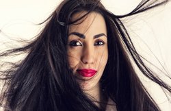 बालों के झड़ने से हैं परेशान, तो योग के इन आसन को जरूर करें ट्राय