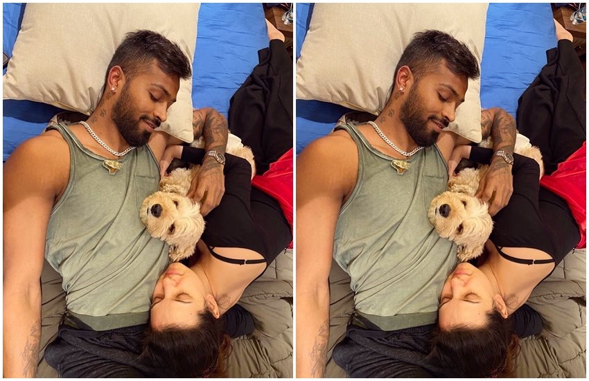 वायरल फोटो में हार्दिक और नताशा के साथ उनका पेट डॉग भी है। (सोर्स- इंस्टाग्राम)