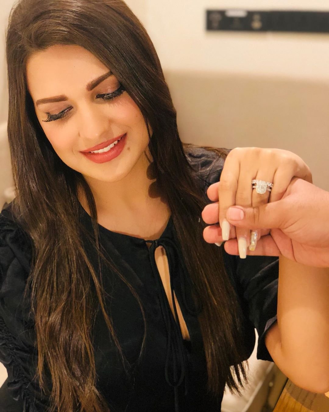 asim riaz, asim riaz himanshi khurana in neha kakkar, asim riaz himanshi khurana new song, asim riaz himanshi khurana relationship, asim riaz himanshi khurana song, asim riaz himanshi khurana lovestory, asim riaz, neha kakkad, Himanshi's mother,Himanshi Khurana,bigg boss 13 news,asimanshi, bollywood, entertainment, bollywood celebs, tv stars