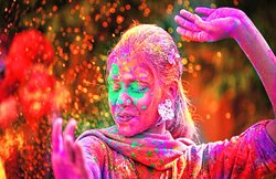 रविवारी: बहुअर्थी परंपरा का द्विअर्थी होना