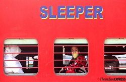 लॉकडाउन के बीच Indian Railways का ऐलान- 12 मई से चलाएँगे 15 ट्रेनें, Irctc.co.in पर बुकिंग, किराया ‘राजधानी’ के बराबर