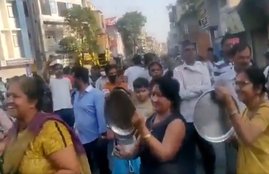 sonu sood, janta curfew, सोनू सूद, सोनू सूद का ट्वीट हुआ वायरल, people dance on road in janta curfew, जनता कर्फ्यू, sonu sood tweet viral, sonu sood shares video, sonu sood twitter, sonu sood video viral on janta curfew, sonu sood tweet, annup sonii, coronavirus, covid 19, कोरोनावायरस, कोविड 19