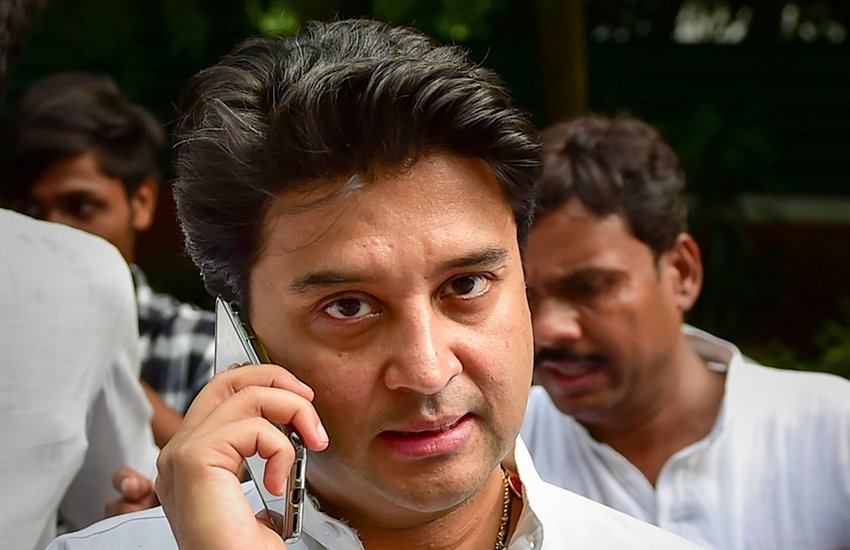 Jyotiraditya Scindia resigns
