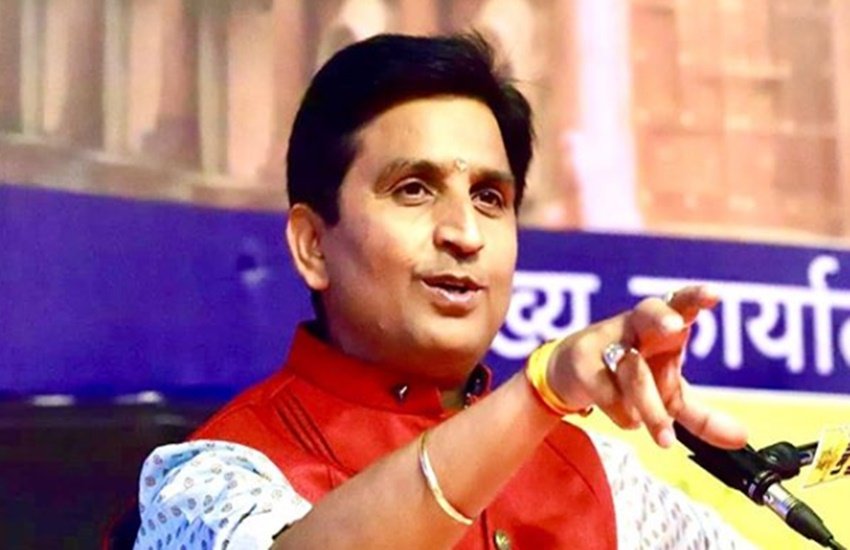 Kumar VishwasKumar Vishwas, Kumar Vishwas Trolled, Indian Economy, Trollrs Comment on Kumar Vishwas, Rupee and Economy, Indian Rupee plunges 83 pais, Indian Rupees, 75.09 versus the US Dollar, entertainment news, Bollywood news,