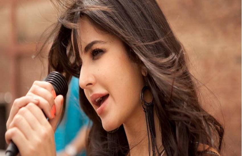 कैटरीना कैफ बॉलीवुड की उन चंद अभिनेत्रियों में से हैं जो फिल्मों में इंटीमेंट सीन्स देने में कंफर्टेबल नहीं होती और उनकी फिल्में साफ सुथरी फैमिली इंटरटेनर होती हैं। जिसे हर कोई पूरी फैमिली के साथ बैठ कर देख सकता है।