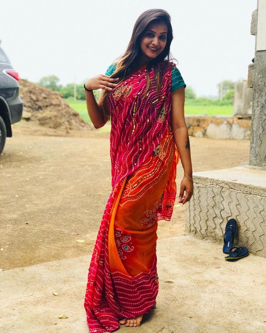 देखते ही देखते उनके Tik Tok वीडियो वायरल होने लगे और वह पूरे गुजरात में मशहूर हो गईं।