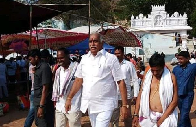 Coronavirus संकट: US से लौटे MLA ने क्वारैंटाइन जाने का किया था वादा, पर बेधड़क ट्रेनों में घूमे, सभाओं में लिया हिस्सा; नोटिस जारी