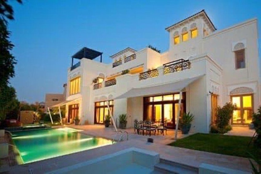 केआरके के इस बंगले का नाम 'जन्नत' है।