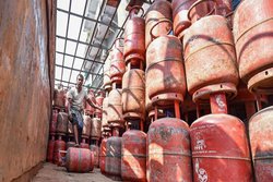 LPG कनेक्शन पर मिलता है बीमा कवर, जानें क्या है क्लेम करने का तरीका, ये हैं शर्तें