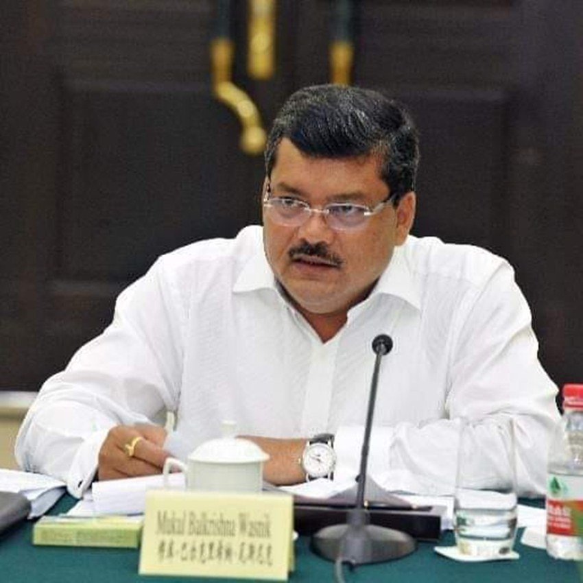 मुकुल वासनिक का नाम पिछले दिनों तब ज्यादा चर्चा में आया था जब उन्हें राहुल गांधी की जगह कांग्रेस अध्यक्ष बनाए जाने की बात चली थी। वासनिक केंद्रीय मंत्री भी रहे हैं और उनका अच्छा खासा प्रशासनिक अनुभव भी रहा है।