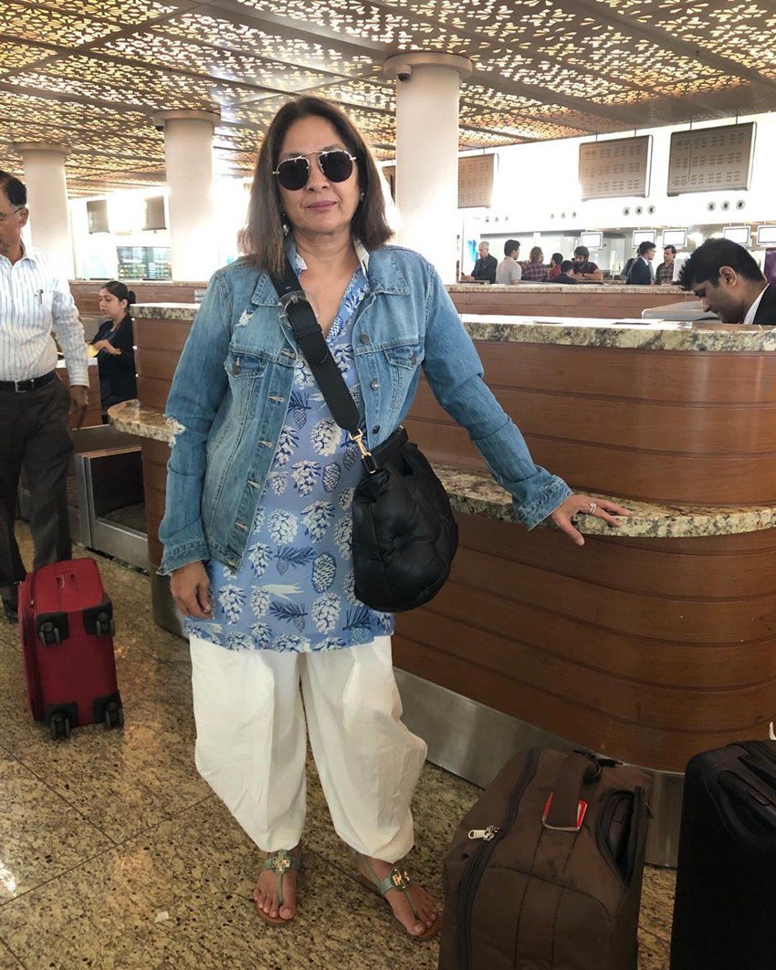 नीना गुप्ता इंस्टाग्राम पर 'सच कहूं तो' नाम से एक वीडियो सीरीज चला रही हैं। इसमें वह अपनी पर्सनल लाइफ से जुड़े किस्से शेयर करती हैं।