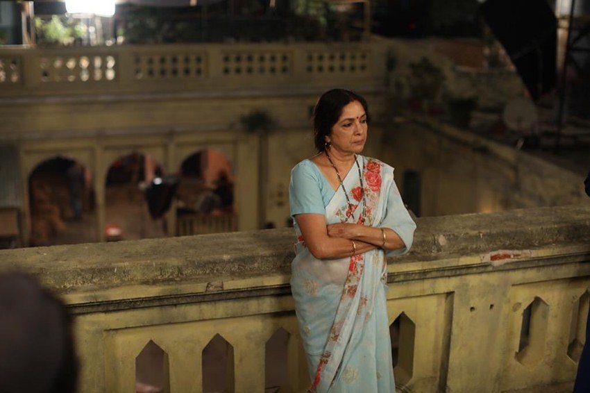 'आखिर में आप उससे शादी करना चाहते हैं और आप उस पर प्रेशर बनाते हैं कि वो अपनी पत्नी को तलाक दे दे। वो कहता है कि थोड़ा इंतजार करो। इतना आसान नहीं होता है। प्रॉपर्टीज हैं। बैंक अकाउंट्स हैं बहुत चीजें होती हैं। आप परेशान और फ्रस्ट्रेट होना शुरू कर देते हैं।'