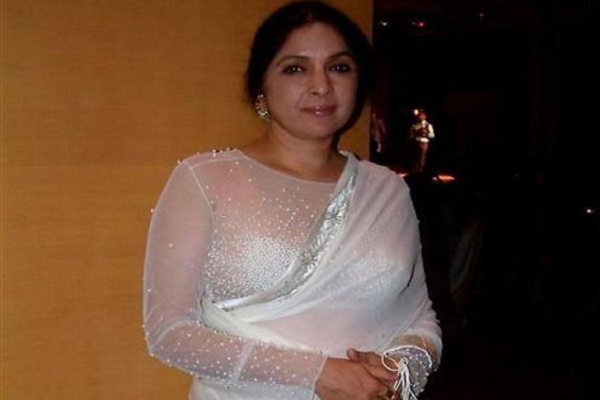 उम्र के 60 पड़ाव पार कर चुकीं एक्ट्रेस नीना गुप्ता (Neena Gupta) अभी भी फिल्मों में काफी सक्रीय हैं। हाल ही में उनकी फिल्म 'शुभ मंगल ज्यादा सावधान' और 'पंगा' रिलीज हुई थी। इन फिल्मों में उनके काम को खूब सराहा गया। पिछले साल वह फिल्म 'बधाई हो' से भी दर्शकों का दिल जीत चुकी हैं। इस फिल्म में उनके अभिनय के लिए उन्हें कई अवार्ड्स भी मिले। नीना पर्सनल लाइफ में भी काफी बोल्ड रही हैं। बात चाहे बिना शादी के मां बनने की हो या फिर दुनिया के सामने इस बात के ऐलान की, नीना खुलकर अपने निजी जीवन की बातें करती हैं। अब वह अपने अनुभवों से लड़कियों को आगाह कर रही हैं कि वो भूलकर भी किसी शादीशुदा मर्द के प्यार में ना पड़ें।