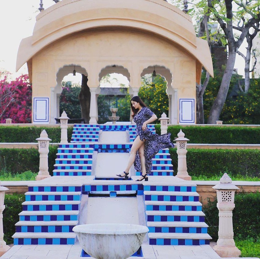 बता दें कि मूल रूप से महाराष्ट्र की रहने वालीं नेहा पेंडसे साउथ की फिल्मों में जाना-माना नाम बन चुकी हैं।