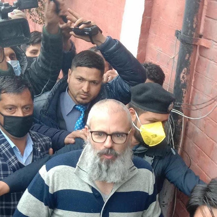 उमर अबदुल्ला ने लोगों को समझाते हुए लिखा है कि लॉकडाउन के दौरान सबसे पहले तो आपको अपने लिए एक रुटीन तैयार करना चाहिए और उसे कड़ाई से पालन भी करना चाहिए। उमर ने लिखा कि मैं हरी निवास सब-जेल में महीनों रहा। मैंने वहां रुटीन तैयार किया और उसे फॉलो करते हुए अपनी जिंदगी जी।