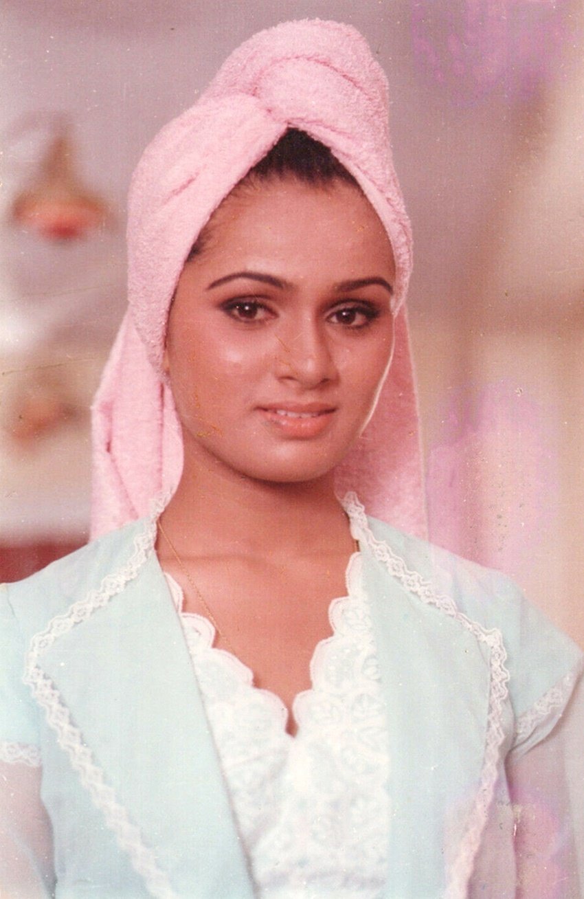 अपने जमाने की मशहूर आदाकार पद्मिनी ने प्रेमरोग, सत्यम शिवम सुंदरम जैसी तमाम सुपरहिट फिल्मों में काम किया है।