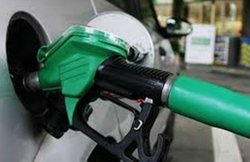पेट्रोल-डीजल भरवाते वक्‍त बरतें ये सावधानी, नहीं तो हो जाएंगे ठगी के शिकार