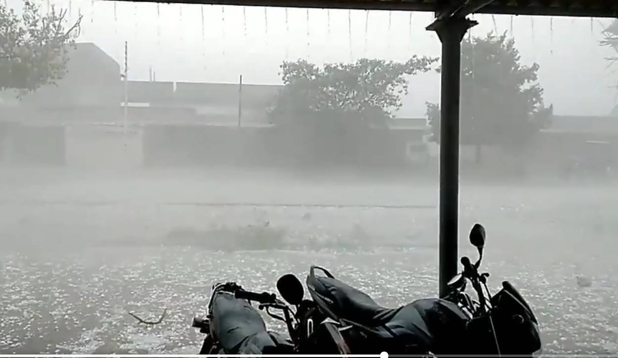 heavy rain, heavy rainfall, HAIL STORM, rain in up, rainfall, chitrakut, heavy rainfall in uttar pradesh, heavy rainfall in uttarakhand, heavy rain in india