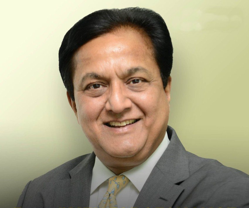 बता दें कि साल 2018 में RBI ने राणा कपूर को कर्ज और बैलेंसशीट में कुछ गड़बड़ी का आरोप लगाते हुए चेयरमैन के पद से जबरन हाटा दिया था। बैंक के इतिहास में पहली बार था जब किसी चेयरमैन को इस तरह से हटाया गया हो।
