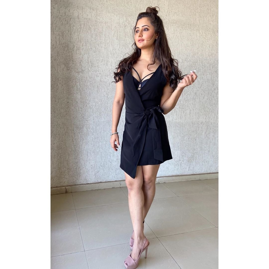 rashmi desai, rashmi desai age, rashmi desai husband, rashmi desai height, rashmi desai daughter, rashmi desai wiki, rashmi desai show, rashmi desai movie, rashmi desai hot images, rashmi desai on trolls, rashmi desai trolls, rashmi desai bigg boss, rashmi desai boy friend, rashmi desai relationshop, rashmi desai dil se dil tak, rashmi desai siddharth shukla, rashmi desai season 13 bigg boss, rashmi desai family, rashmi desai latest photos, bollywood celebs, bollywood actress