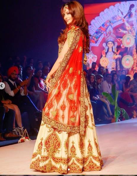 urvashi rautela, urvashi rautela age, urvashi rautela corona look, coronavirus, coronavirus latest news, coronavirus news, coronavirus news update, coronavirus prevention, coronavirus infection, coronavirus in india, coronavirus in india news, coronavirus death toll, coronavirus death toll news, coronavirus death toll in india, coronavirus death toll in india, coronavirus in india latest news