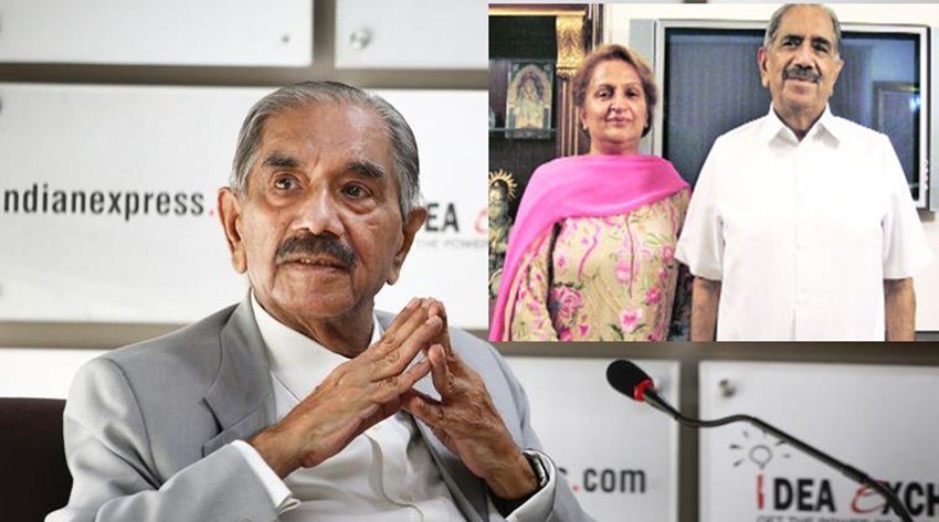 इंदिरा गांधी के बेहद करीबी रहे दिवंगत कांग्रेस नेता आर के धवन ने 74 साल की उम्र में दोस्त अचला मोहन से शादी रचाई थी। शादी के वक्त अचला की उम्र 59 साल थी। शादी आर्यसमाज के तौर-तरीके से हुई थी।