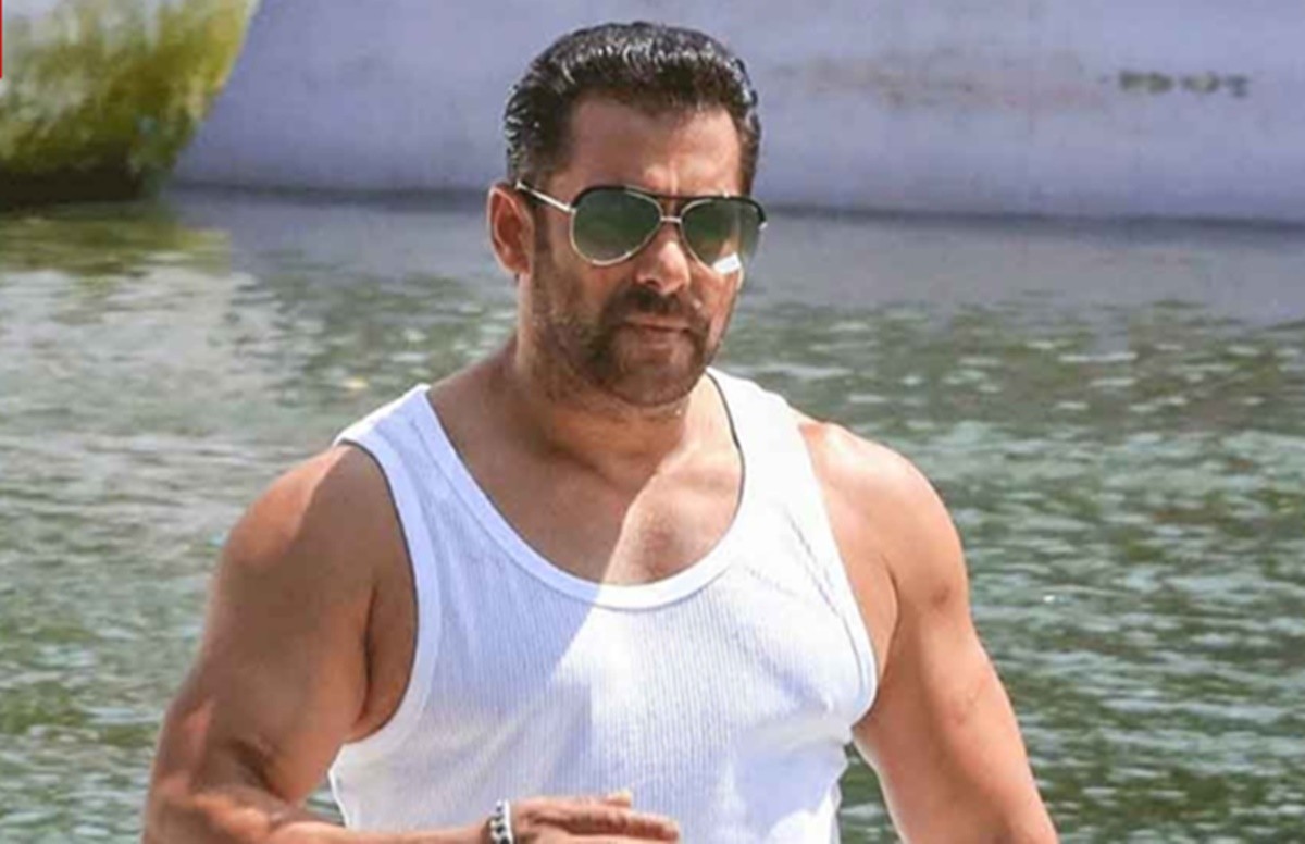 Coronavirus Pandemic:Salman Khan Leave Galaxy Apartment For 21 ...