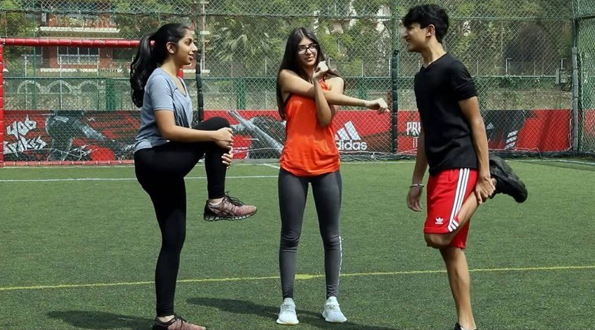 समायरा कपूर ने शॉर्ट फिल्म Daud से एक्टिंग की शुरुआत की है। इस फिल्म को चंकी पांडे की बेटी रयासा ने डायरेक्ट किया है।